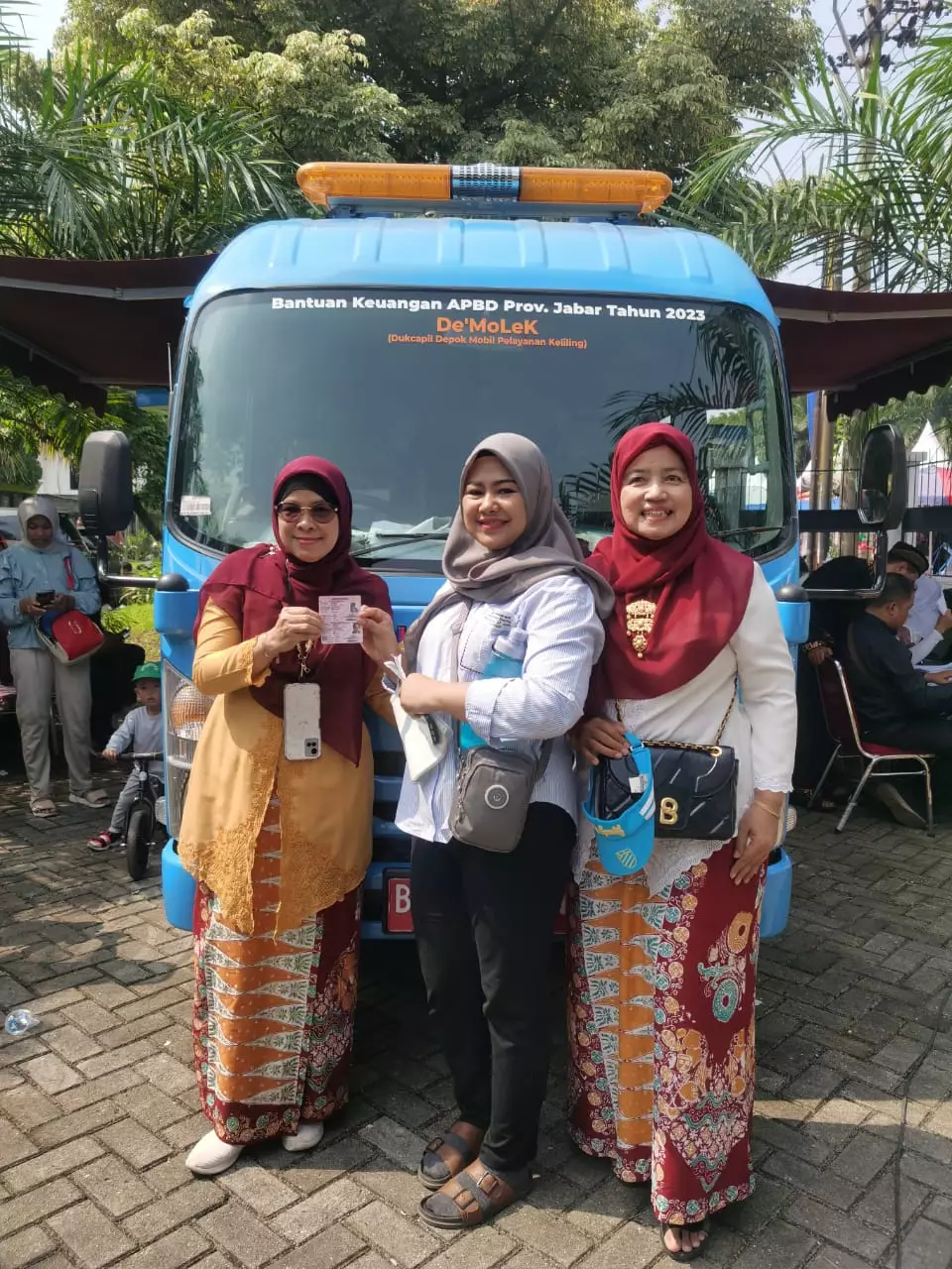Puncak Lebaran Depok 2024, Disdukcapil Layani Ratusan Warga Lewat Layanan De Molek