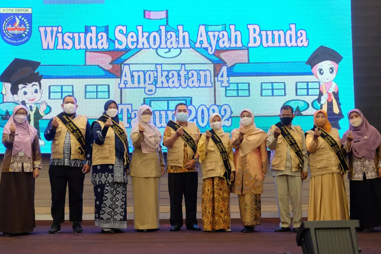 DP3AP2KB Gelar Wisuda Sekolah Ayah Bunda Angkatan ke-4