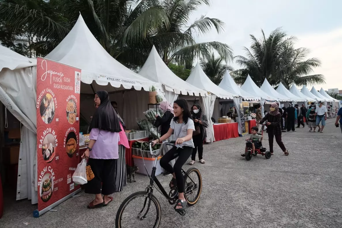 Warga Antusias Kunjungi Stan UMKM di Parade Depok