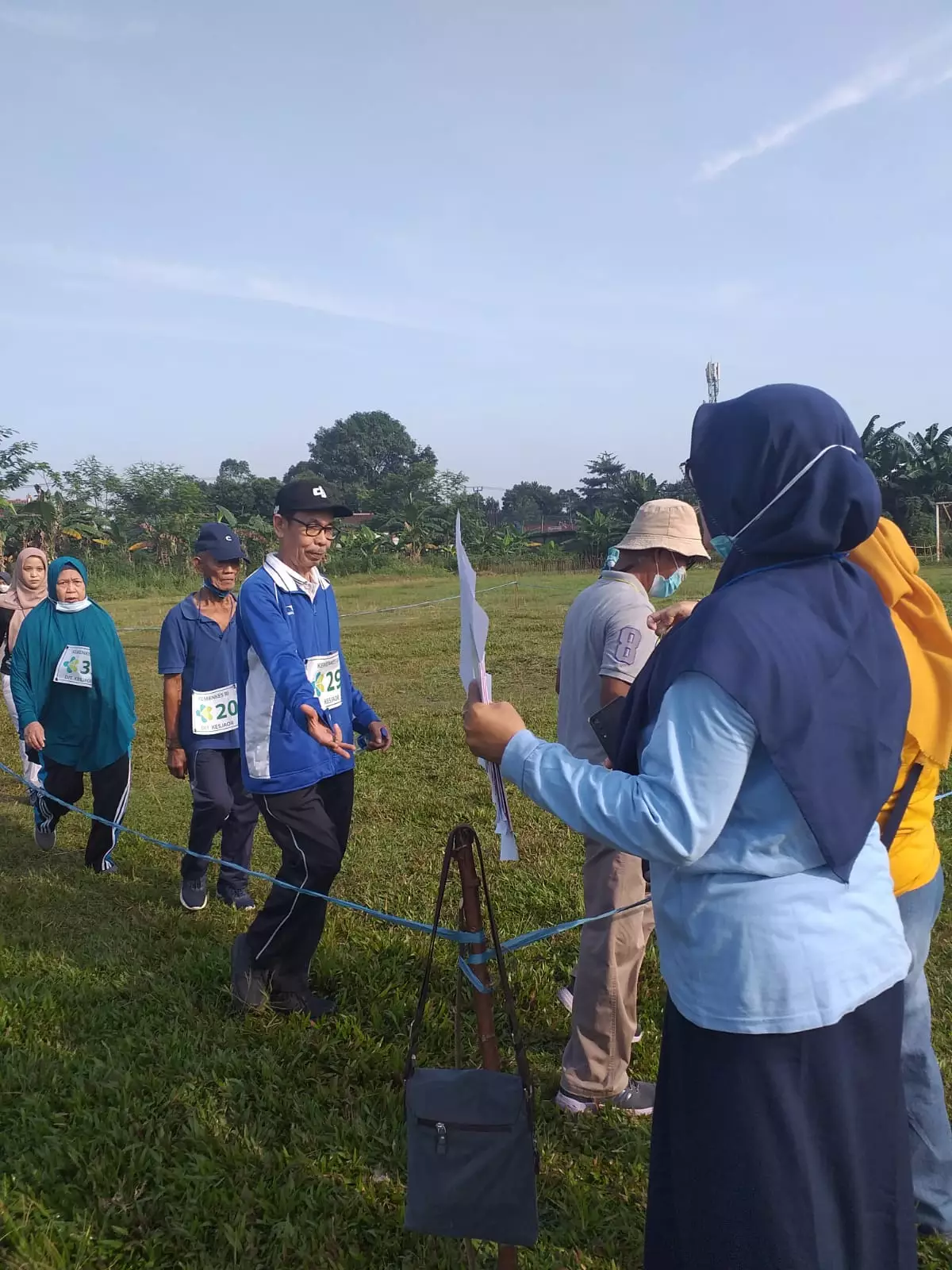 Puluhan Calhaj Asal Kecamatan Tapos Ikuti Tes Kebugaran Jasmani
