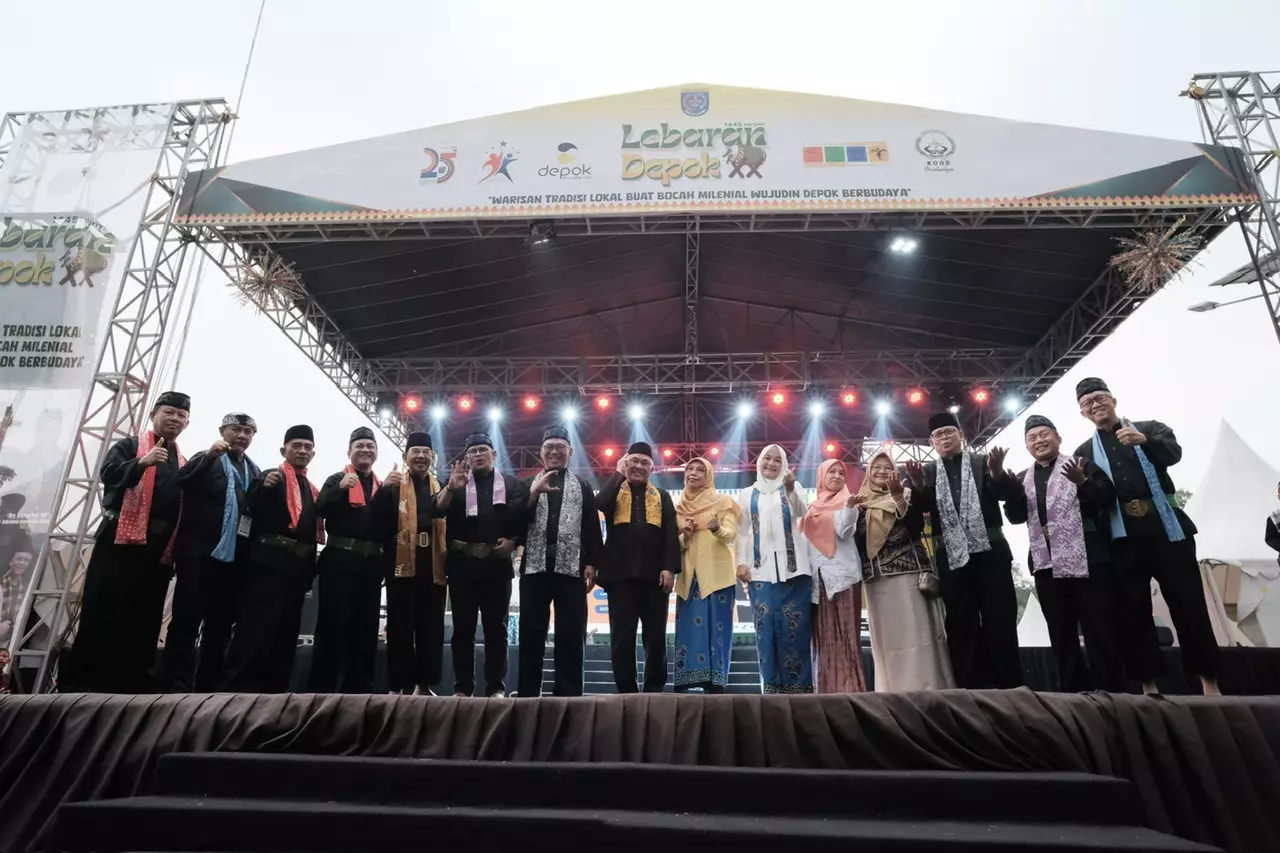Wali Kota Depok Bersama Kepala Daerah Anggota Komwil III APEKSI Kunjungi Acara Lebaran Depok