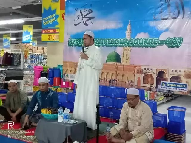 Anggota Komisi A DPRD Depok Ngaji Bersama Karyawan Hypermart Pesona Square
