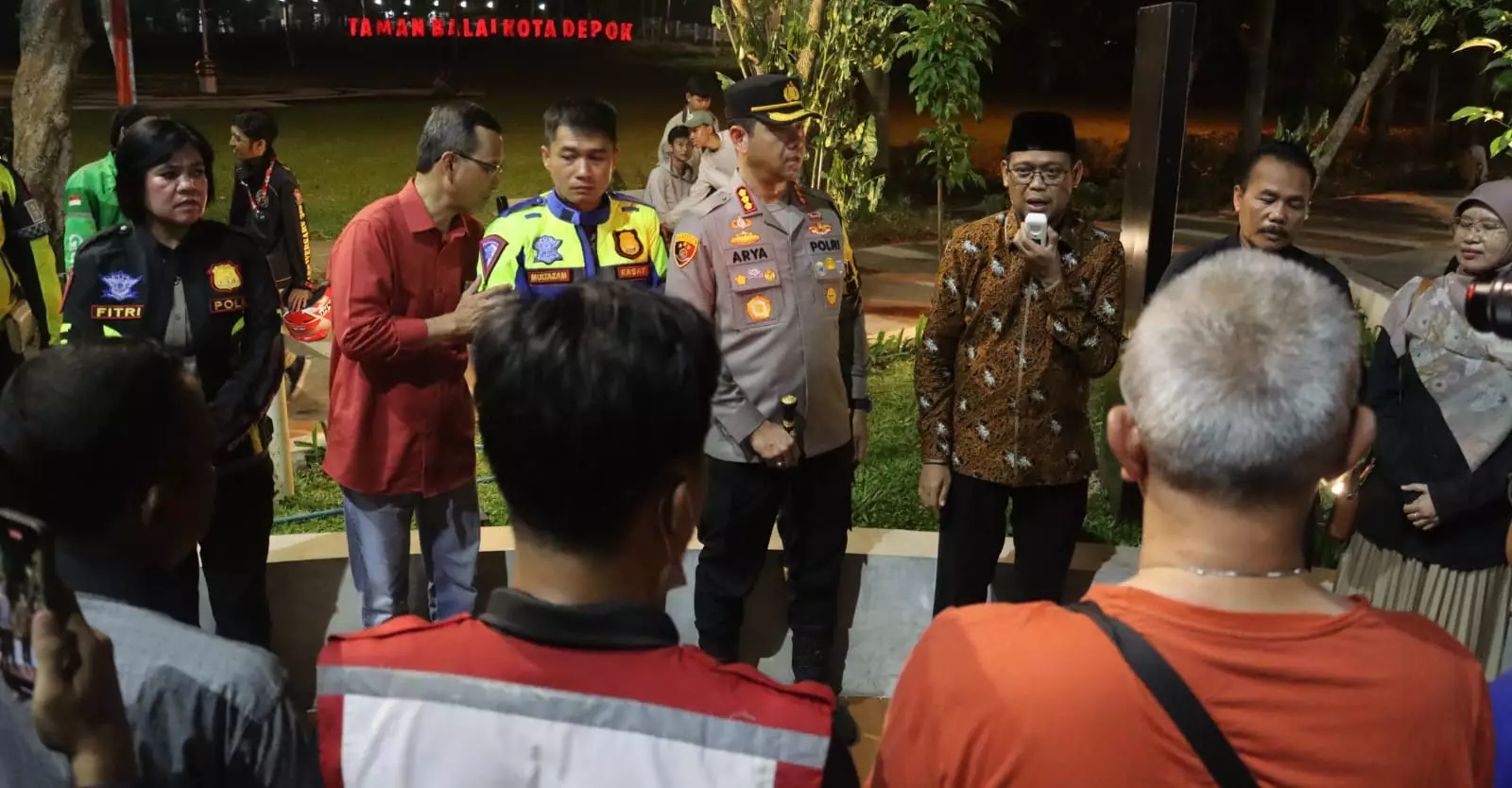 Bang Imam Lepas Puluhan Ambulans hingga Nakes Bantu Korban Kecelakaan Bus di Subang