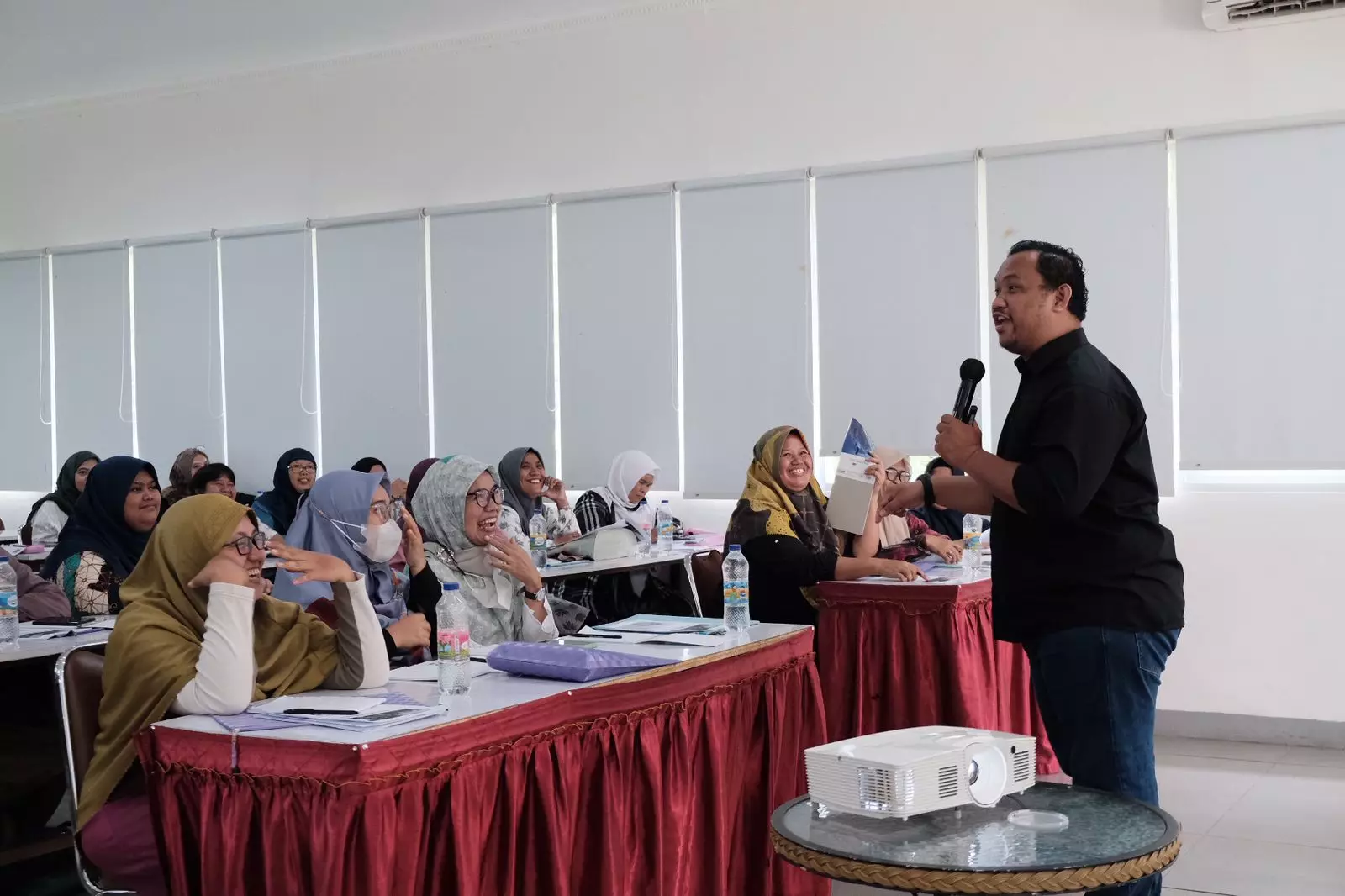 DKUM Dorong Ratusan Warga Depok Jadi Pelaku Usaha Mandiri dan Kompeten