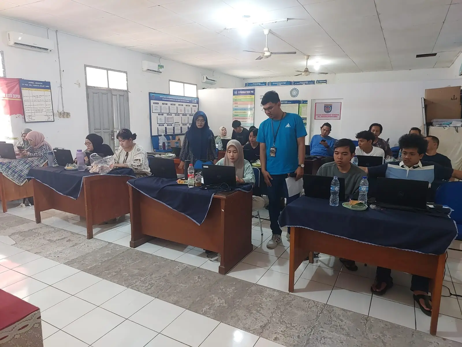 Kelurahan Pangkalan Jati Baru Latih 20 Warga Bidang Web Desain