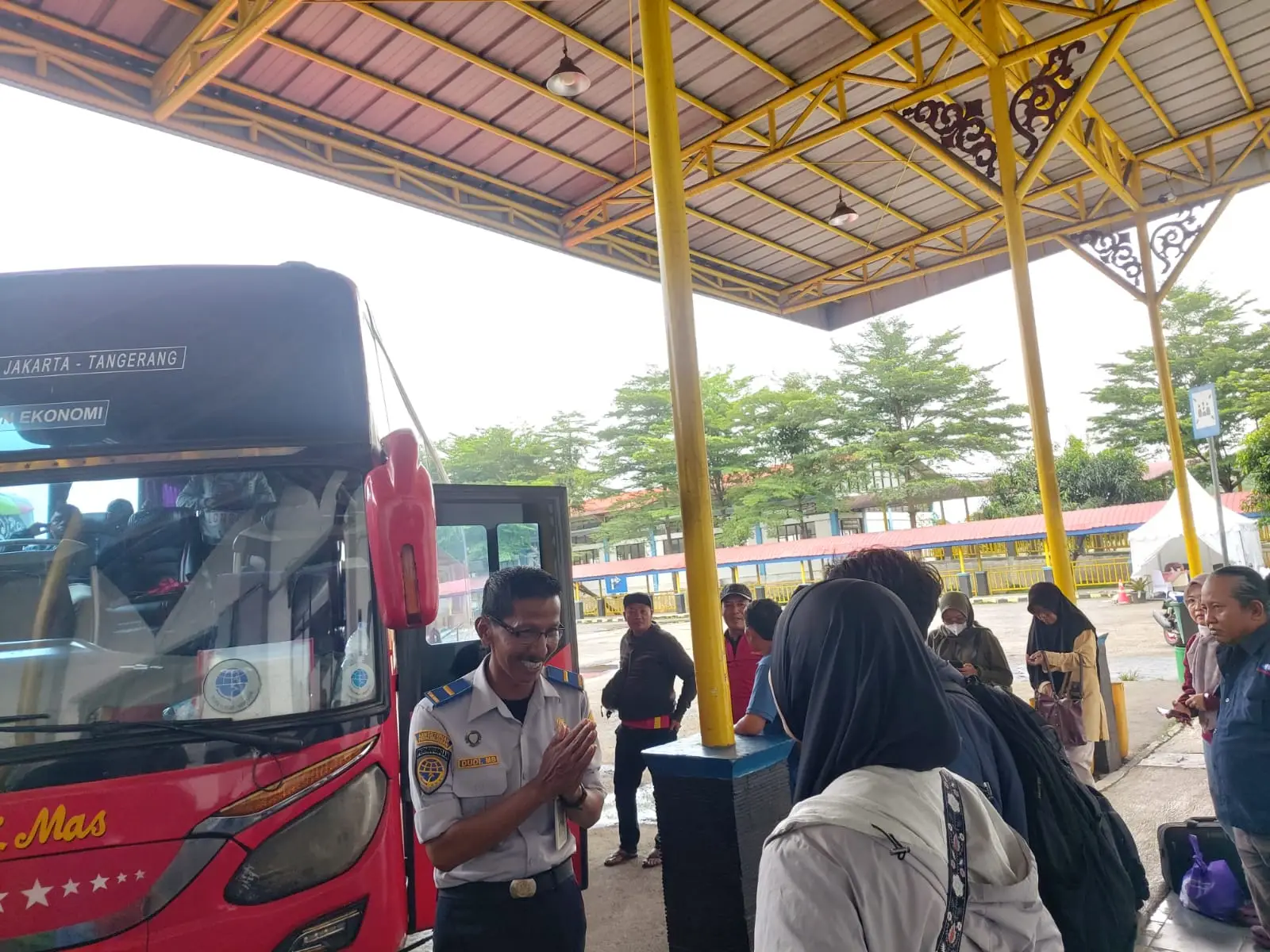 Bus Tetap Jadi Pilihan Warga untuk Berlibur, Terminal Jatijajar Semakin Nyaman