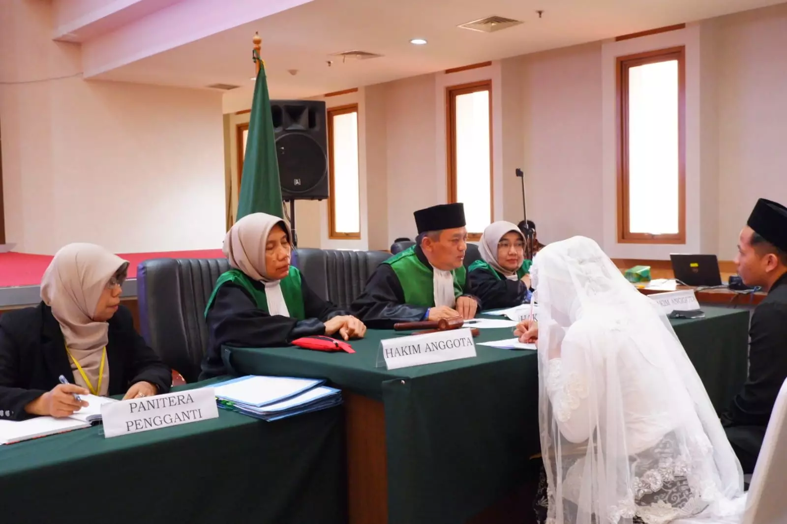 42 Pasutri di Depok Berbahagia Rayakan Pernikahan dalam Istbat Nikah
