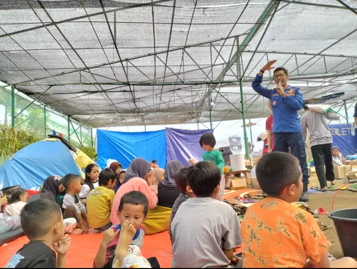 Sambangi Desa Ciherang, Tim Depok Peduli Gempa Cianjur Adakan Sejumlah Kegiatan