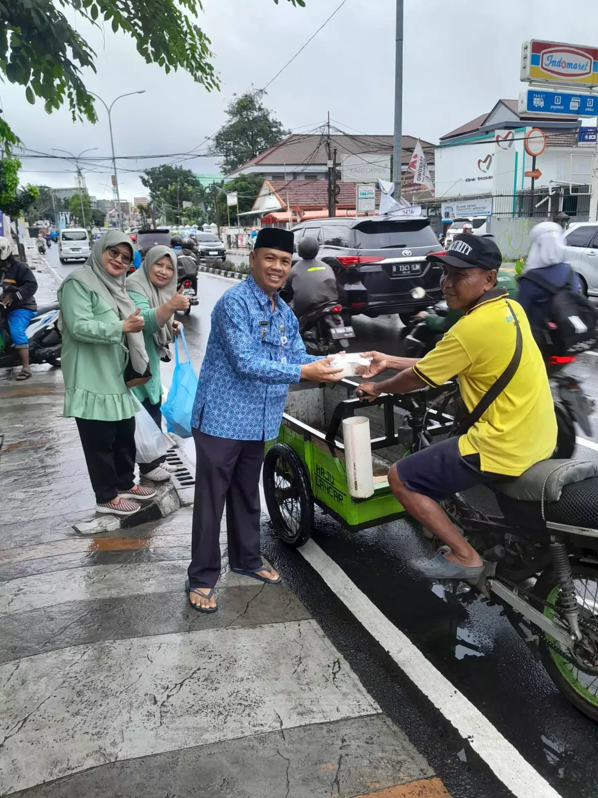 Program Pajuka Kelurahan Depok, Semangat Berbagi Setiap Jumat