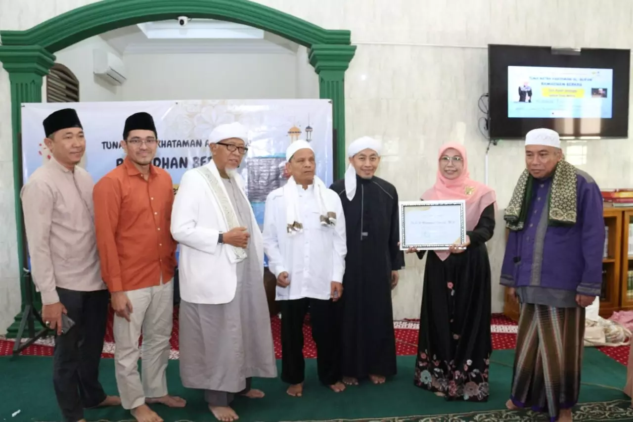 Bunda Elly Hadiri Santunan dan Khataman Quran bersama Tunanetra