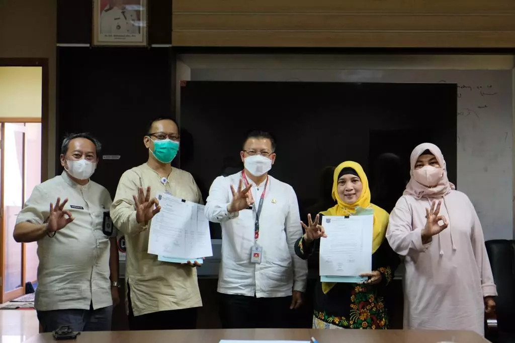 Suasana Haru Iringi Lepas Sambut Sekretaris dan Kepala Bidang IKP Diskominfo Depok