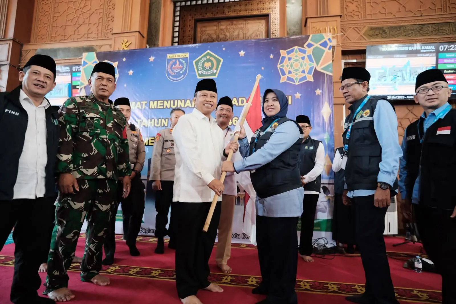 Lepas Kloter Pertama Calhaj Depok, Supian Suri: Pasrahkan Waktu Sepenuhnya untuk Ibadah