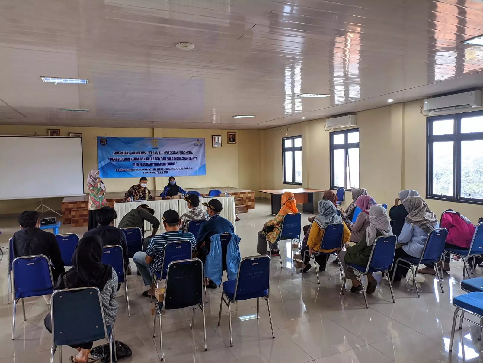 Warga P2WKSS Kelurahan Cinangka Diajak Kelola Uang Keluarga dan Jauhi Pinjaman Online