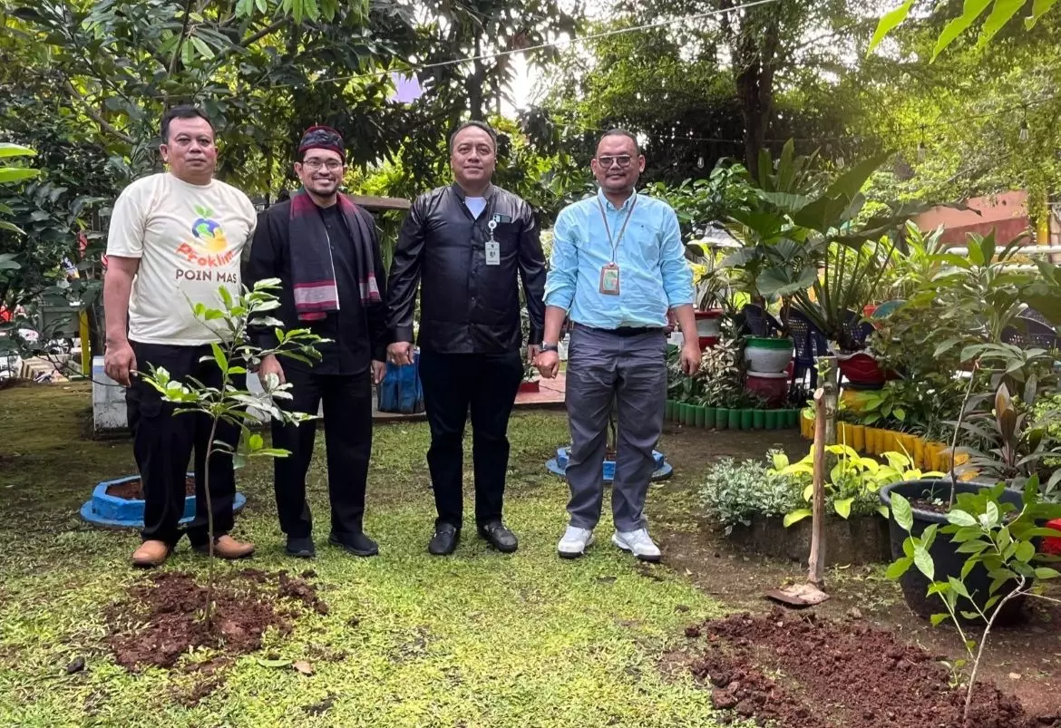 Camat Panmas Apresiasi Tekad RW 11 Rangkapan Jaya Raih Proklim Utama