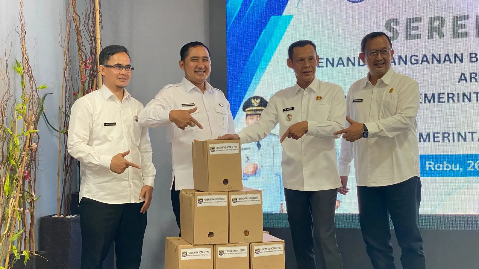 Pemkot Depok Terima 7.888 Berkas Arsip IMB dari Pemkab Bogor