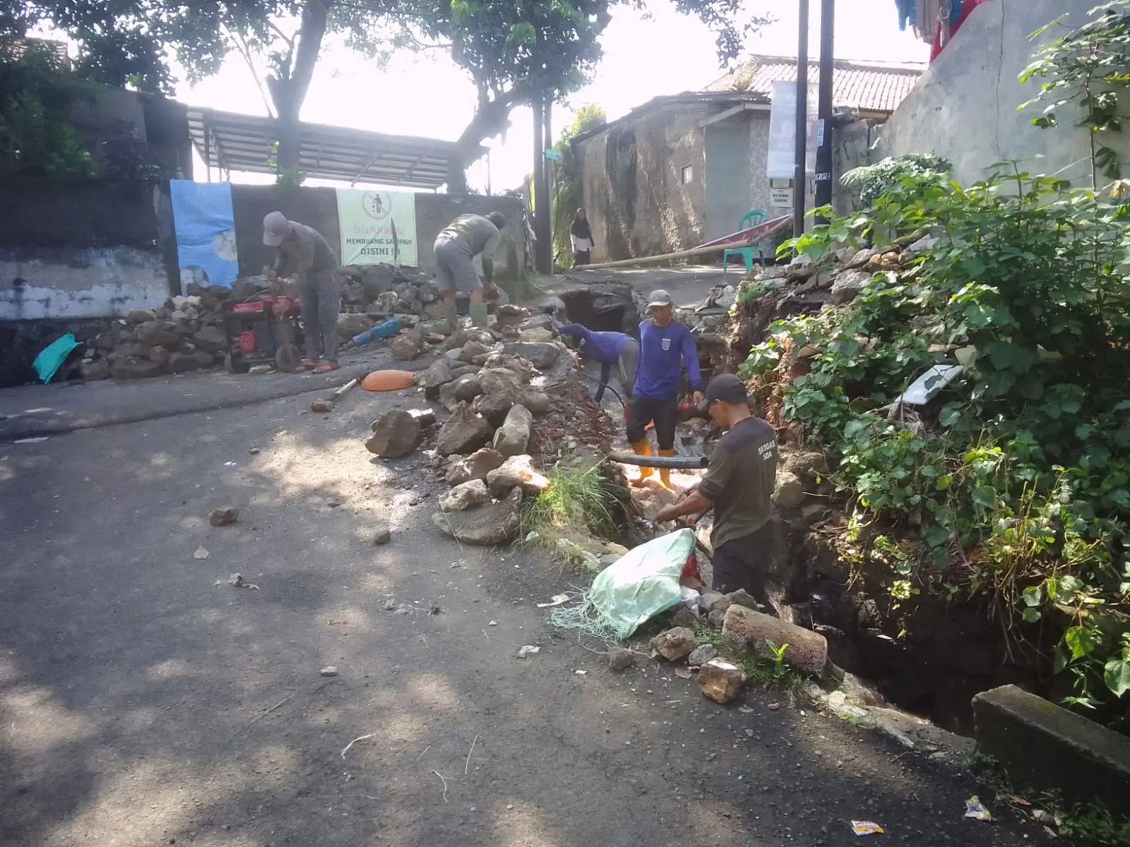 Ada Perbaikan Gorong-gorong di RW 01 Sukamaju, Kendaraan Roda Empat Diminta Lewat Jalur Alternatif