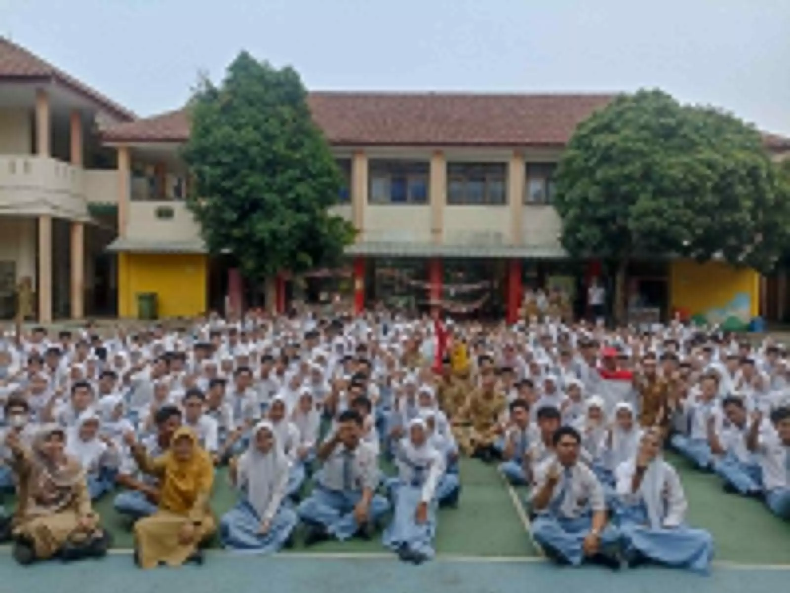 Disdukcapil Depok Targetkan Ratusan Siswa SMAN 6 Depok Lakukan Perekaman E-KTP