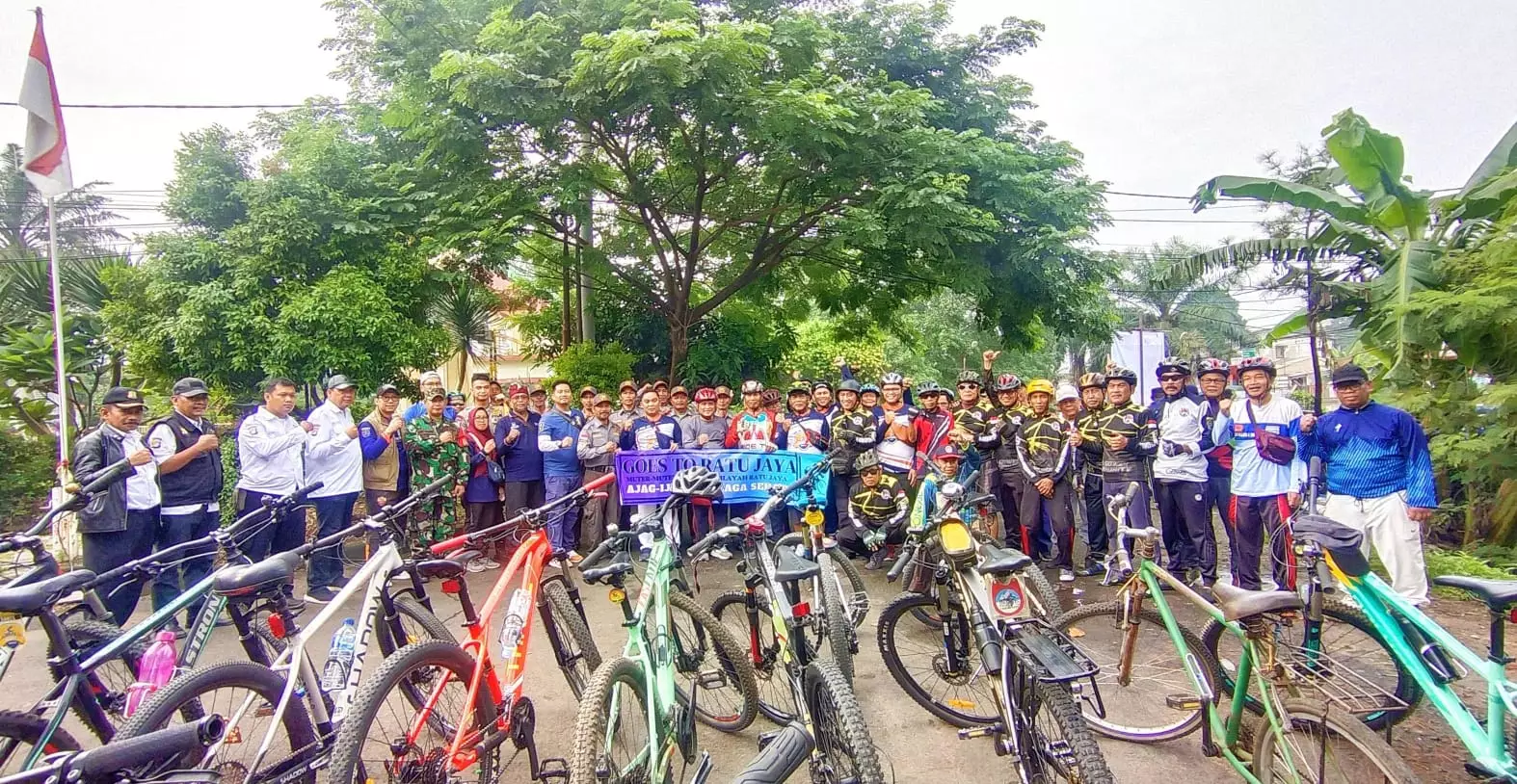 Ratusan Pesepeda Gowes Keliling Ratujaya Jelang Tutup Tahun 2023