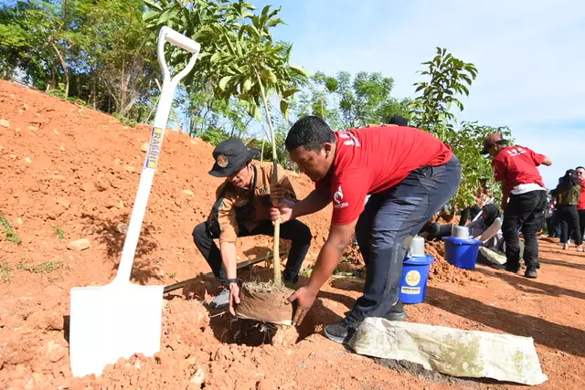 Delegasi Kota Depok Ikut Tanam Pohon Tabebuya di Tokka Tena Rata