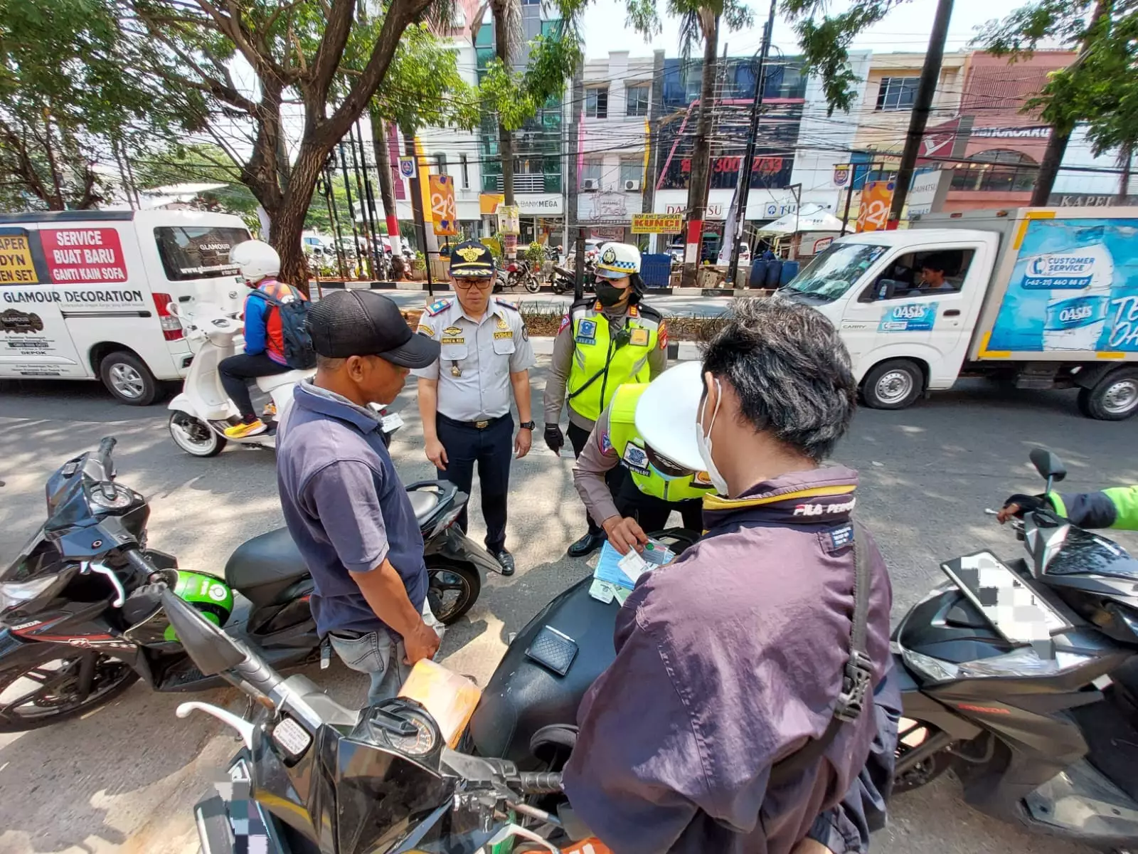 Razia Parkir Liar di Jalan Raya Cinere Tindak 61 Kendaraan