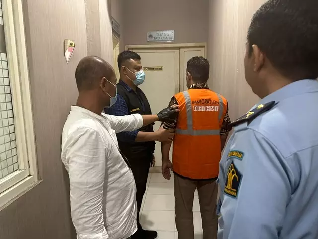 Imigrasi Depok Tangkap dan Deportasi Seorang WNA Asal Iran