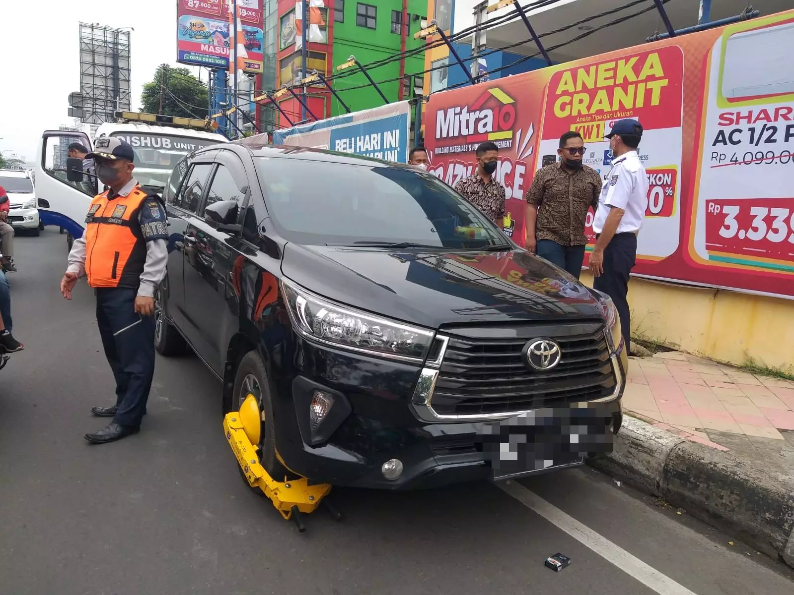 Dishub Tertibkan Parkir Liar di Sepanjang Jalan Margonda