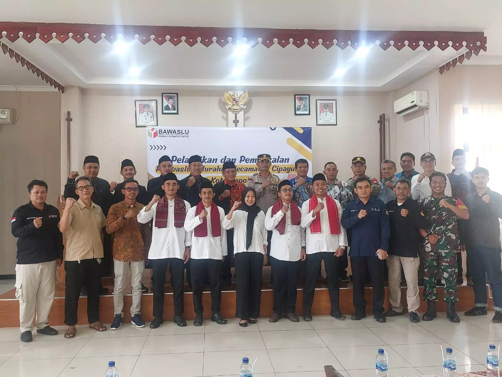 Usai Dilantik, Lima Panwaslu Kelurahan se-Cipayung Bekerja Awasi Tahapan Pilkada 2024