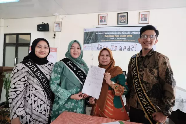 Dapat Donasi Buku, Bunda Literasi Kecamatan Sukmajaya Siap Tingkatkan Minat Baca Masyarakat