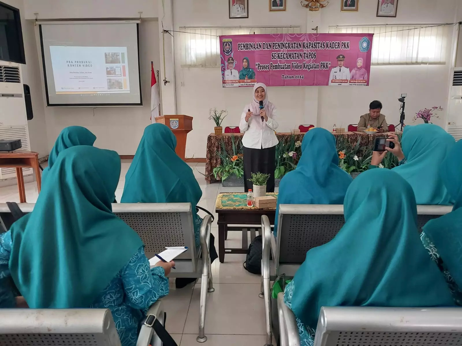 Diskominfo Depok Bagikan Kiat-kiat Membuat Konten Video ke PKK Tapos