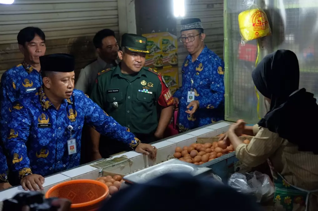 Sekda Depok Bersama Satgas Ketahanan Pangan Kota Lakukan Sidak di Pasar Cisalak