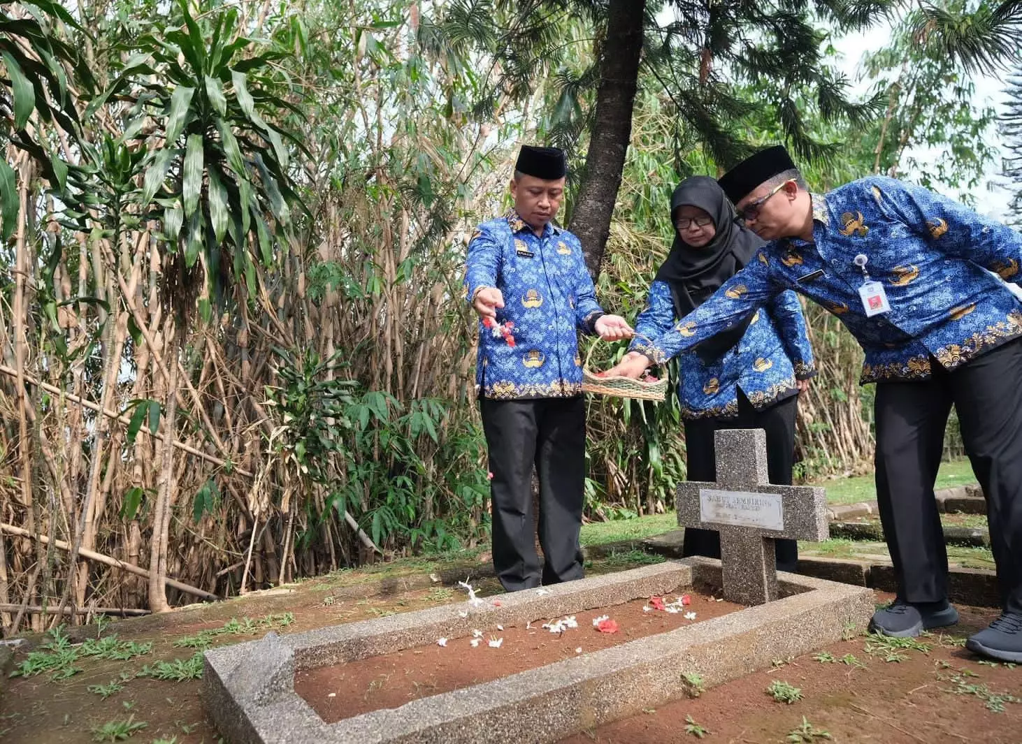 Ziarah ke TMP Kalimulya, KORPRI Depok Maksimalkan Berkhidmat untuk Masyarakat