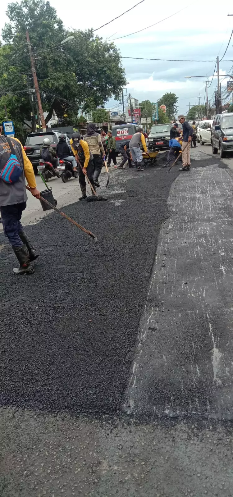 DPUPR Depok Perbaiki Jalan Cinere yang Berlubang