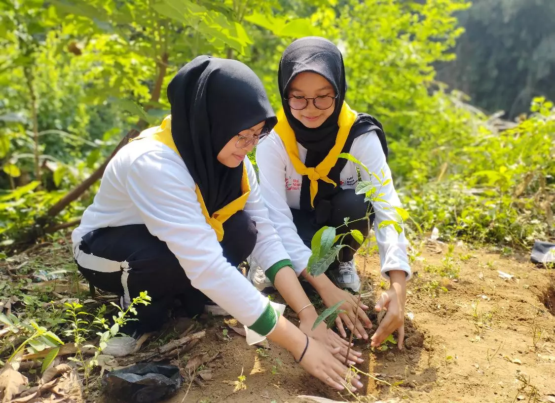 Peringati Ulang Tahun ke-79, PMI Kota Depok Lakukan Aksi Adaptasi Iklim