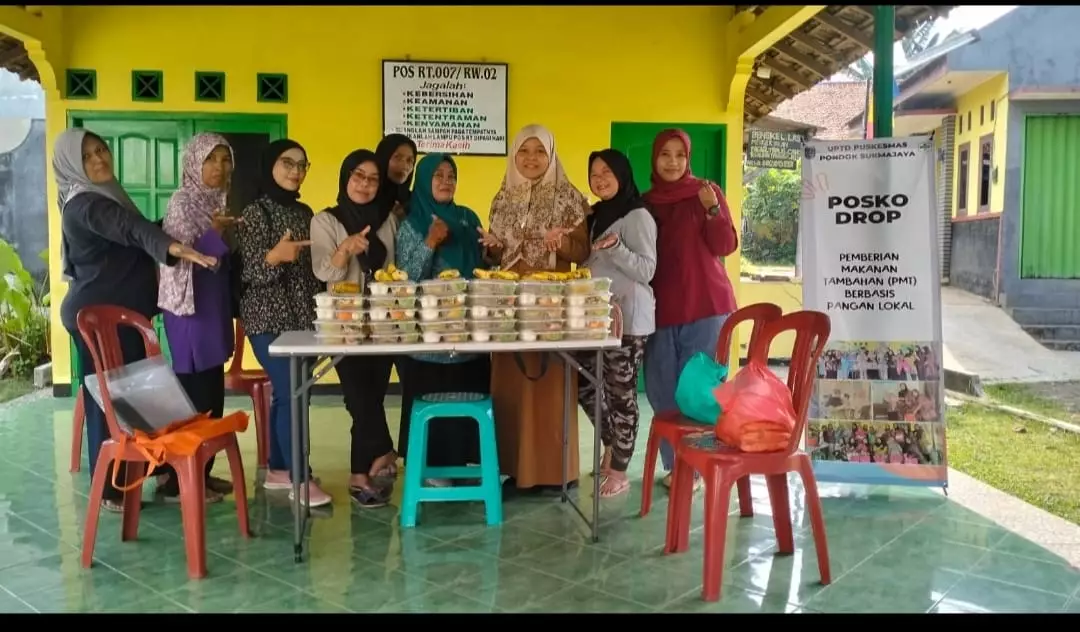 Bantu Distribusi Menu Pangan Lokal Bergizi, Lurah Sukmajaya Beri Stimulus Kader