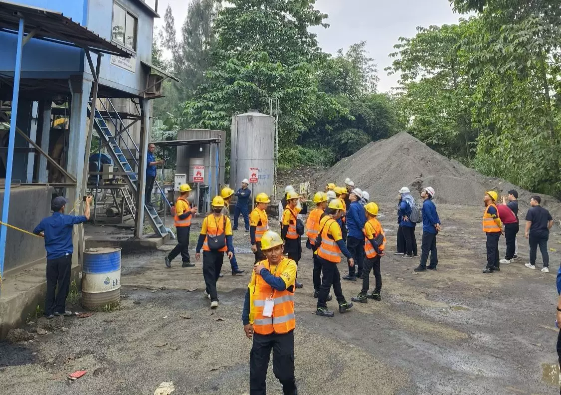 Pelajari Bahan dan Material Jalan, Satgas DPUPR Kunjungi Pabrik Pengolahan Hotmix di Sentul