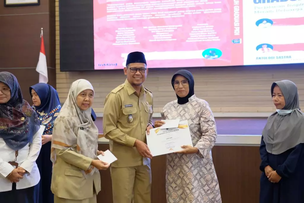 Dapat Sertifikat Graduasi, Keluarga Penerima Manfaat di Depok Kini Hidup Mandiri