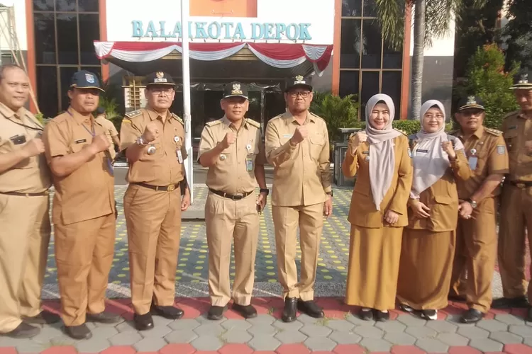 ASN Tapos Jadi Petugas Apel Pagi di Balai Kota