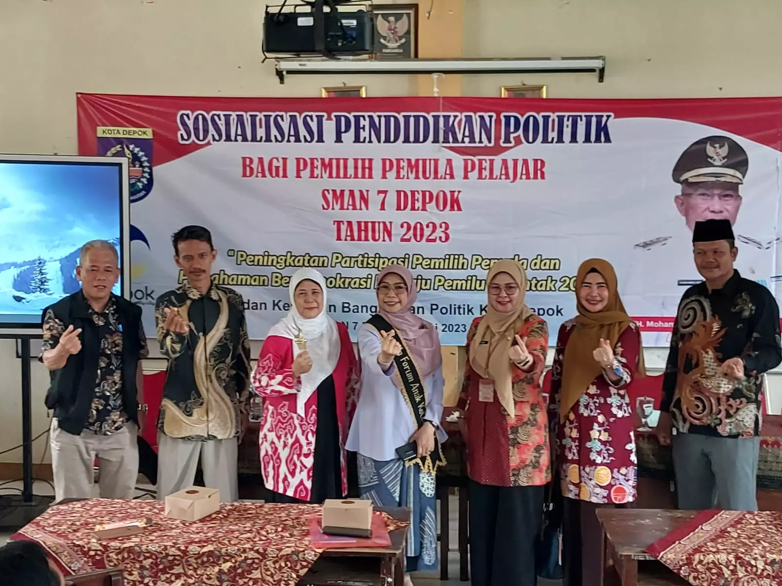 Tingkatkan Partisipasi Pemilih, Bakesbangpol Sosialisasikan Pendidikan Politik ke Sekolah