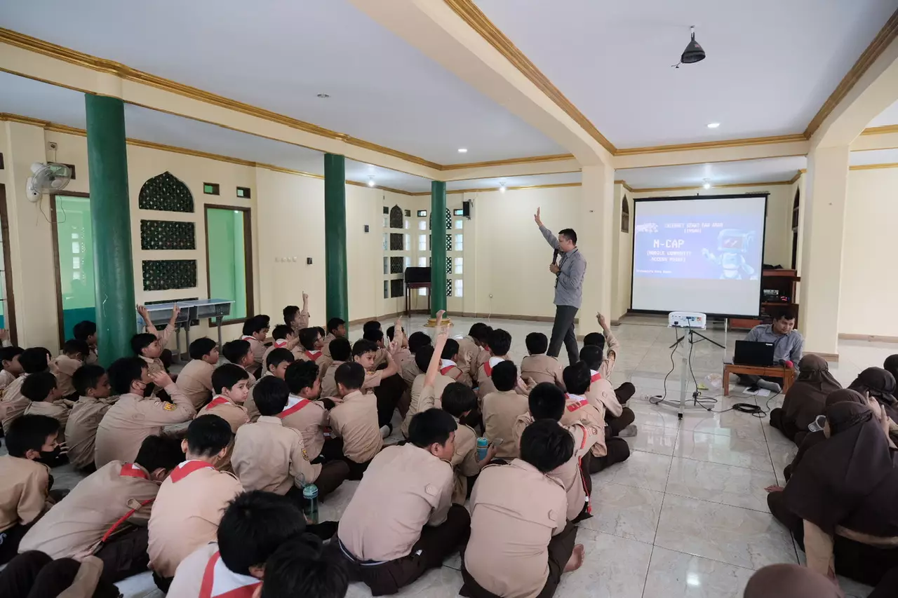 Diskominfo Depok Sosialisasikan Internet Sehat di SDIT Bina Insan Kamil