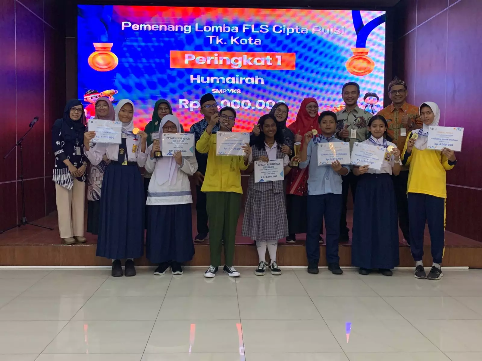 Apresiasi Siswa Berprestasi, Disdik Serahkan Penghargaan Lomba Pendidikan Jenjang SMP/Mts