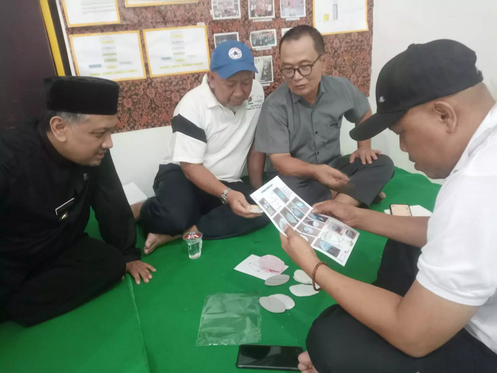 Kelurahan Pocin Berdayakan Lansia dengan Dilatih Olah Sampah Menggunakan Eco Enzyme Aromatik