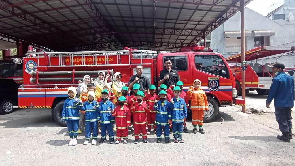 Damkar Depok Terima Kunjungan Edukasi untuk Murid PAUD dan TK