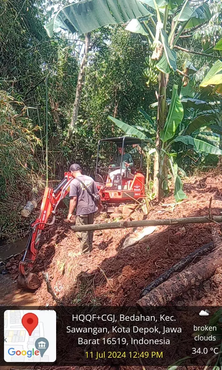 Alat Berat Diturunkan Atasi Longsor Kali Angsana