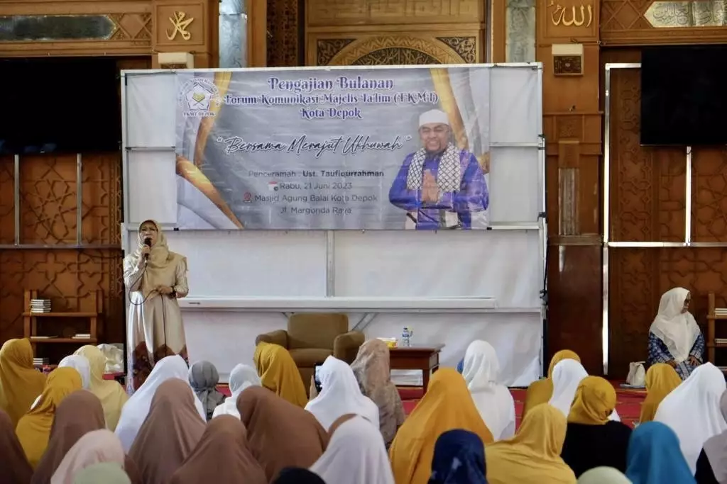 Bunda Elly Ajak FKMT Kecamatan Sukmajaya Bangun Karakter Bangsa