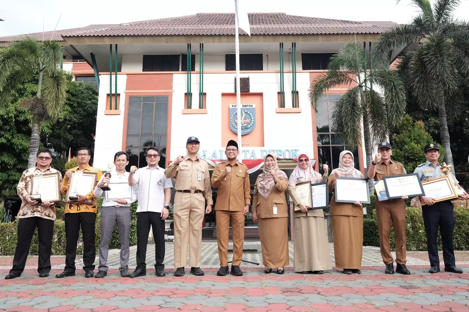 Serahkan Sejumlah Penghargaan, Wakil Wali Kota Depok: Apresiasi Setinggi-tingginya