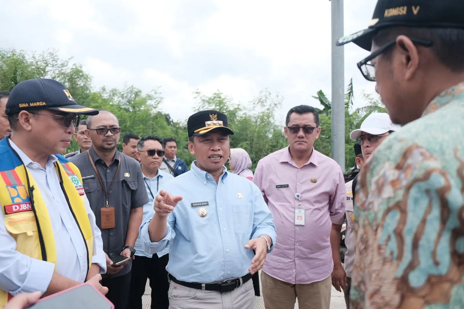Wali Kota Depok Bersama DPR Tinjau Sejumlah Titik Pelebaran Jalan Raya Sawangan