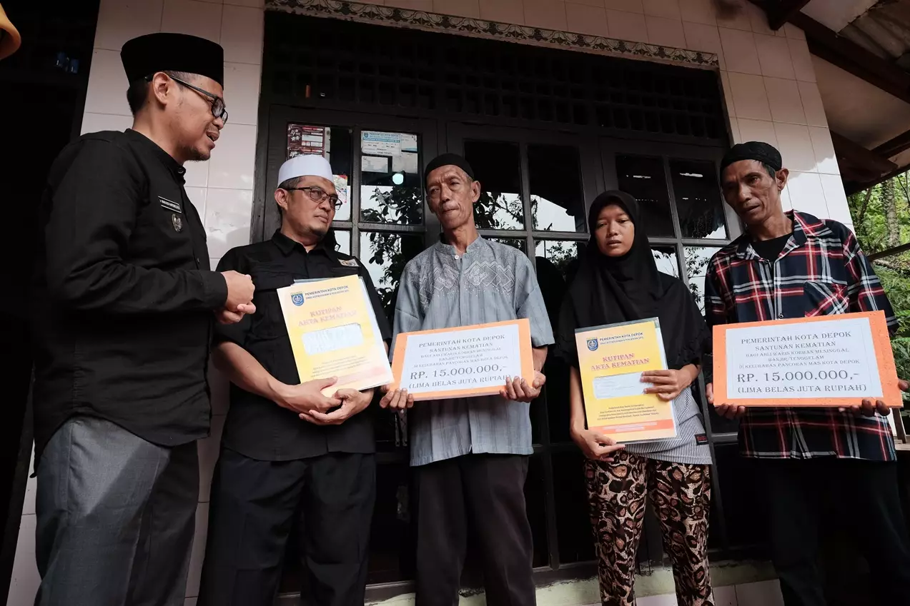 Wakil Wali Kota Serahkan Santunan Kematian Remaja Terbawa Arus di Panmas