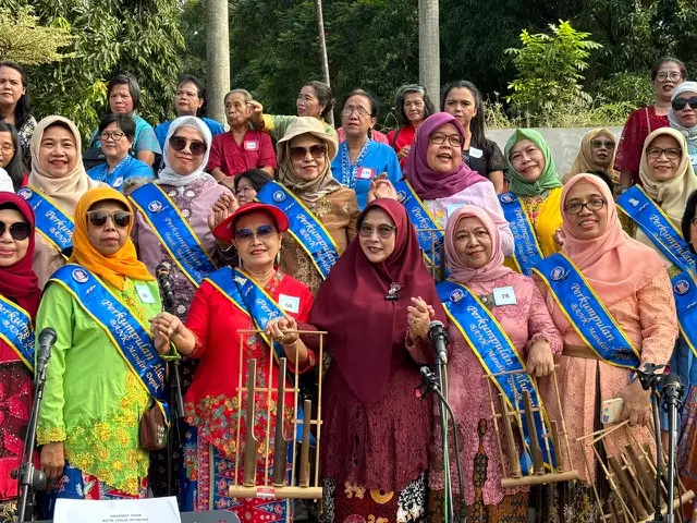 Hari Kebaya Nasional, Umi Etty: Bersama Melestarikan Pakaian Kebaya