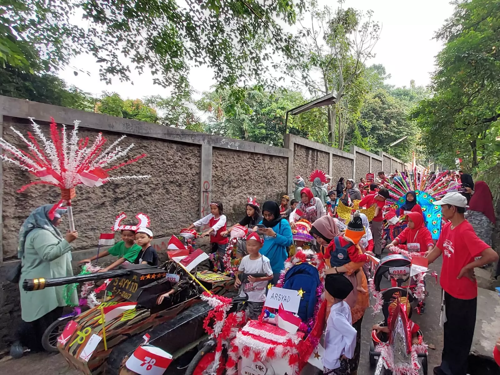 Karnaval Sepeda Hias, Cara Warga RT 02 Kelurahan Tugu Tanamkan Nasionalisme Sejak Dini