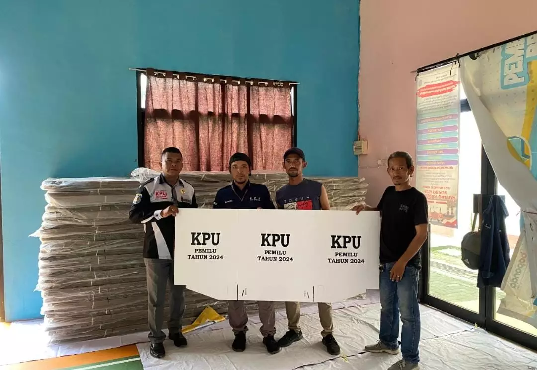 1.780 Bilik Suara Sudah Diterima PPK Cipayung